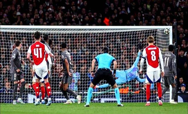 我懂球迷评24-25赛季最佳进球：赖斯对皇马的极限任意球当选