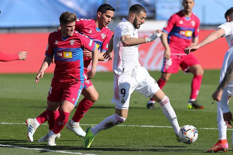 西甲保级生死斗：埃尔切主场靠稳守抢分，莱万特客场用什么破局？